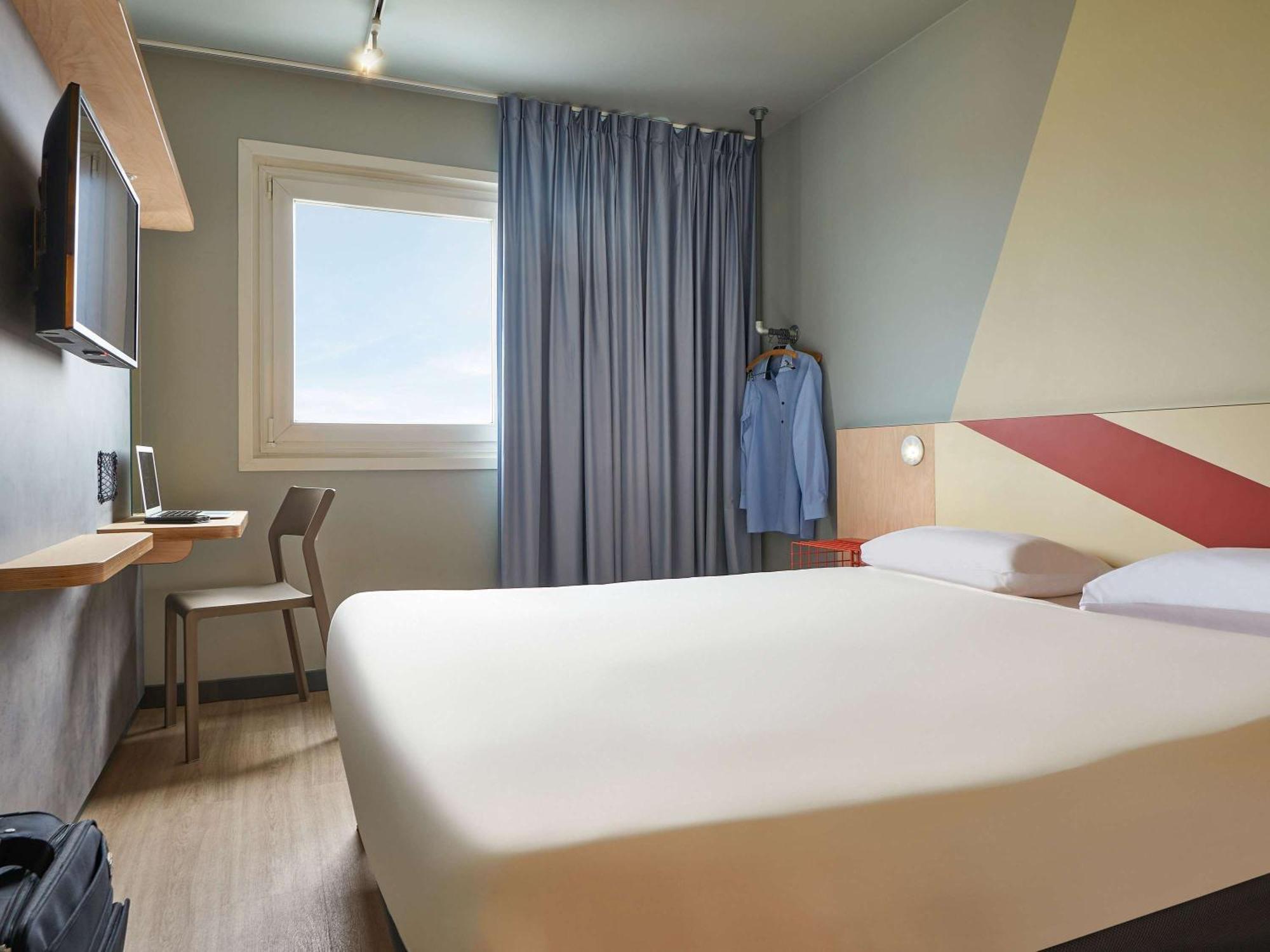 Ibis Budget Paris Porte D'Обервилье Экстерьер фото